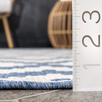 NuLOOM Marybelle Diamond Trellis Indoor/Outdoor Patio Area Rug 4 NuLOOM Marybelle Diamond Trellis Indoor/Outdoor Patio Area Rug - Image 2