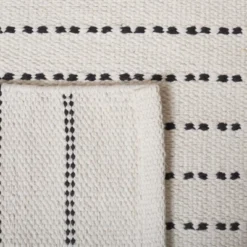 Kilim KLM706 Hand Woven Area Rug - Safavieh -Home Decoration Series GUEST a959191e f52e 4996 b748 64d3b2d98a8b