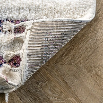 NuLOOM Bristol High-Low Geometric Tassel Area Rug 8 NuLOOM Bristol High-Low Geometric Tassel Area Rug - Image 6