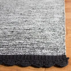 Winnifred Woven Rug - Safavieh