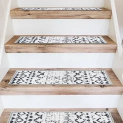 World Rug Gallery Distressed Bohemian Non-Slip Stair Treads -Home Decoration Series GUEST dbde65c3 cb7d 4b72 80a3 e68bee011c1b