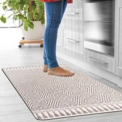 World Rug Gallery Contemporary Geometric Anti-Fatigue Standing Mat -Home Decoration Series GUEST dcf09e0d 7870 4d8e a276 484ab2d910c9
