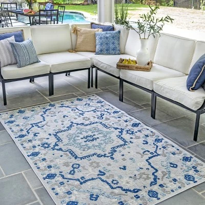 NuLOOM Indoor/Outdoor Contemporary Celestial Area Rug 8 NuLOOM Indoor/Outdoor Contemporary Celestial Area Rug - Image 6